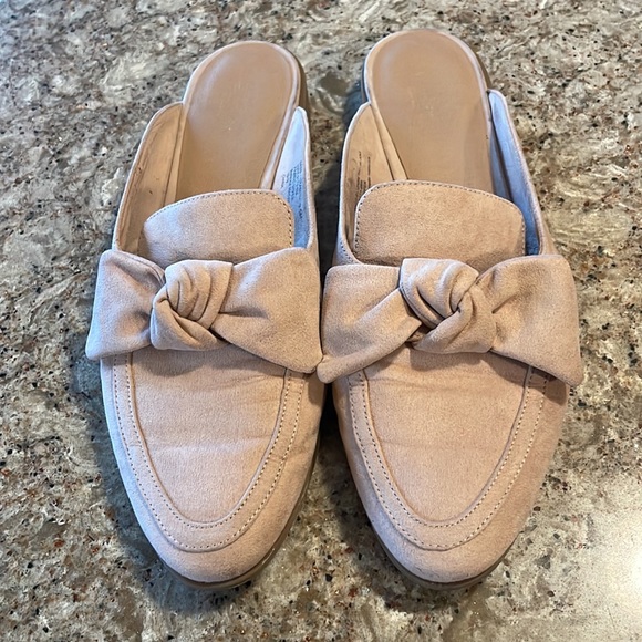 GH Bass & Co Faux Suede Mules with Bow - Picture 5 of 5